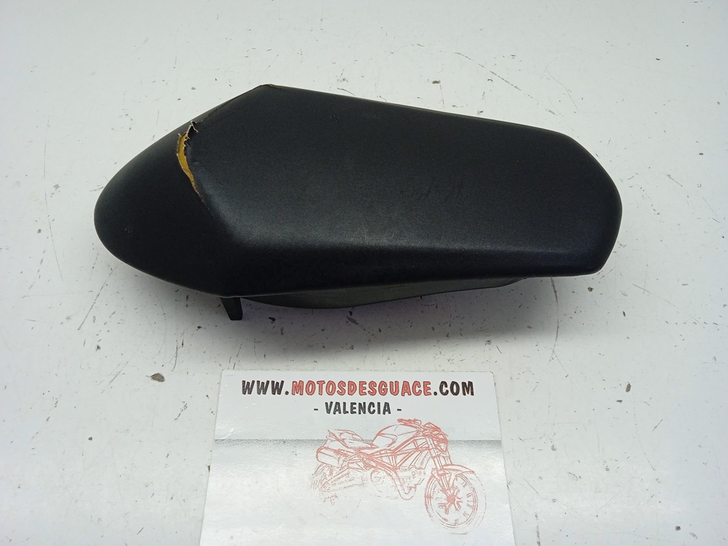 ASIENTO TRASERO (4*) ( PARA TAPIZAR , SEGUN FOTOGRAFIAS ) DERBI GPR 125 2T 2 EDIC. (E2)