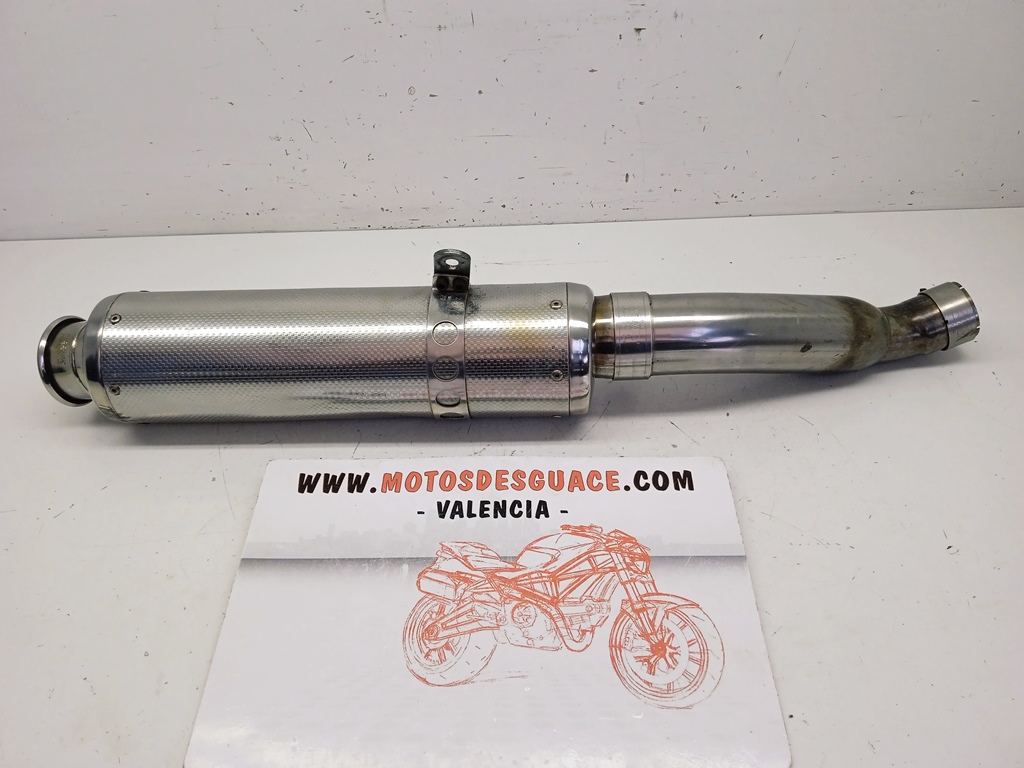 SILENCIADOR DE ESCAPE ( LASER ) NO DE ORIGEN Y NO HOMOLOGADO ( SEGUN FOTOGRAFIAS ) HONDA CB 750 SEVEN FIFTY '92