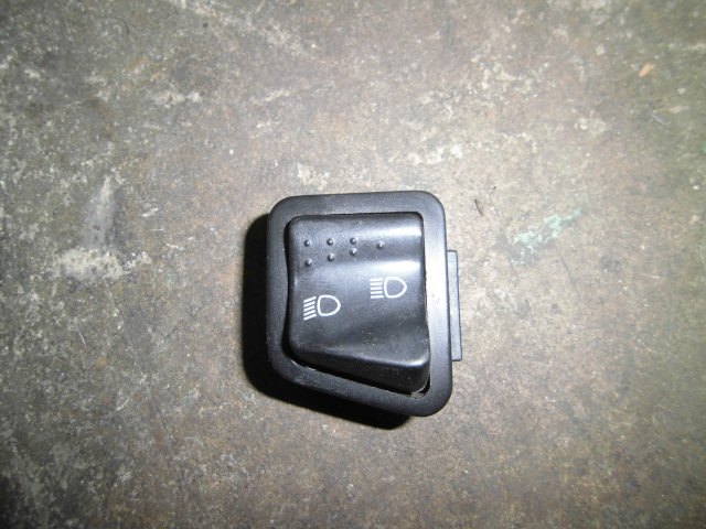 INTERRUPTOR LUCES CORTA - LARGA PIAGGIO FLY 50 2T '10