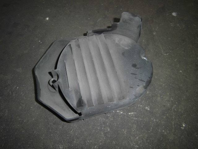 TAPA CARTER LADO EMBRAGUE SUZUKI BURGMAN 400 '99/'03 CARBURACION