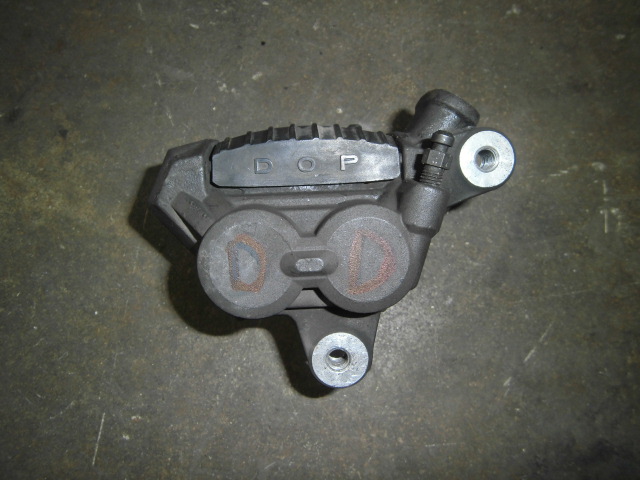 PINZA DE FRENO DELANTERA DERECHA SUZUKI GSX-750 F