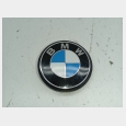 EMBLEMA CON LOGOTIPO ORIGINAL (1) ( 31428526439 ) SEGUN FOTOGRAFIAS BMW R 1250 GS '21 TRIPLE BLACK (K50) 1