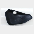TAPA LATERAL IZQUIERDA BAJO ASIENTO (CON DESPERFECTOS DE PINTURA) HARLEY DAVIDSON SPORTSTER 883 R 2