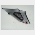 TAPA LATERAL DERECHA BAJO ASIENTO (6*) ( CON MINIMOS DESPERFECTOS SEGUN FOTOGRAFIAS ) HONDA CBF 250 '04/'06 5