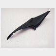 TAPA LATERAL IZQUIERDA BAJO ASIENTO (1#) ( NO DE ORIGEN ) ( REF. DE ORIGEN HONDA : 83700-MEEG-D000 ) SEGUN FOTOGRAFIAS HONDA CBR 600 RR '05/'06 (PC37) 2