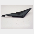 TAPA LATERAL DERECHA BAJO ASIENTO (2#) ( NO DE ORIGEN ) ( REF. DE ORIGEN HONDA : 83600-MEEG-D000 ) SEGUN FOTOGRAFIAS HONDA CBR 600 RR '05/'06 (PC37) 1