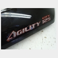 TAPA TRASERA LATERAL DERECHA (3#) SEGUN FOTOGRAFIAS ( 83500-LFC2-E000-IT ) KYMCO AGILITY CITY 125 '11/'16 (CARBURACION) 2