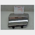 TAPA EMBELLECEDORA DE LA CAJA DE HERRAMIENTAS (1) ( IZQUIERDA ) ( 47440-10F00-000 ) SEGUN FOTOGRAFIAS SUZUKI INTRUDER 1500 '06 (VL1500K6)(E2)