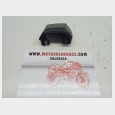 TAPA PROTECTORA DE LA CERRADURA DE ARRANQUE (1) ( 94415-25LA0-000 ) SEGUN FOTOGRAFIAS SUZUKI V-STROM 800 DE '23 (DL800)