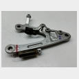 SOPORTE DEL POSAPIE DELANTERO DERECHO (1) YAMAHA R1 '04/'06 (YZF R1 '04/'06 5VY) 4