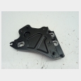 SOPORTE / ADAPTADOR ESTRIBO DELANTERO IZQUIERDO (1) ( B34274A30100 ) SEGUN FOTOGRAFIAS YAMAHA MT-07 '19/'20 (MTN690-A) 1