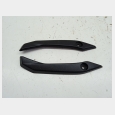 JUEGO DE EMBELLEDORES DE SOPORTE PANTALLA (1) ( B74-F842A-00 Y B74-F843C-00 ) SEGUN FOTOGRAFIAS YAMAHA X-MAX 125 I.E. '18/'20 (YP125R) 2